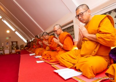 Munker i Wat Thai Norway under en seremoni